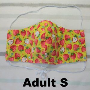 Adult S homemade mask w/ pocket - strawberries